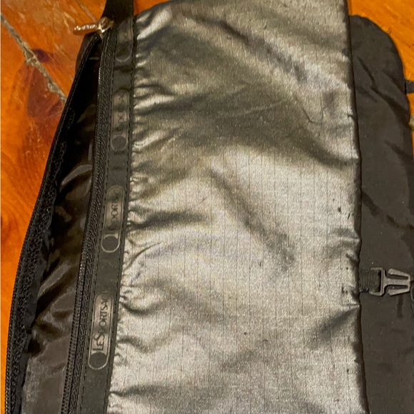 Lesportsac 2 purses in one ( reversible ) - Picture 6 of 6